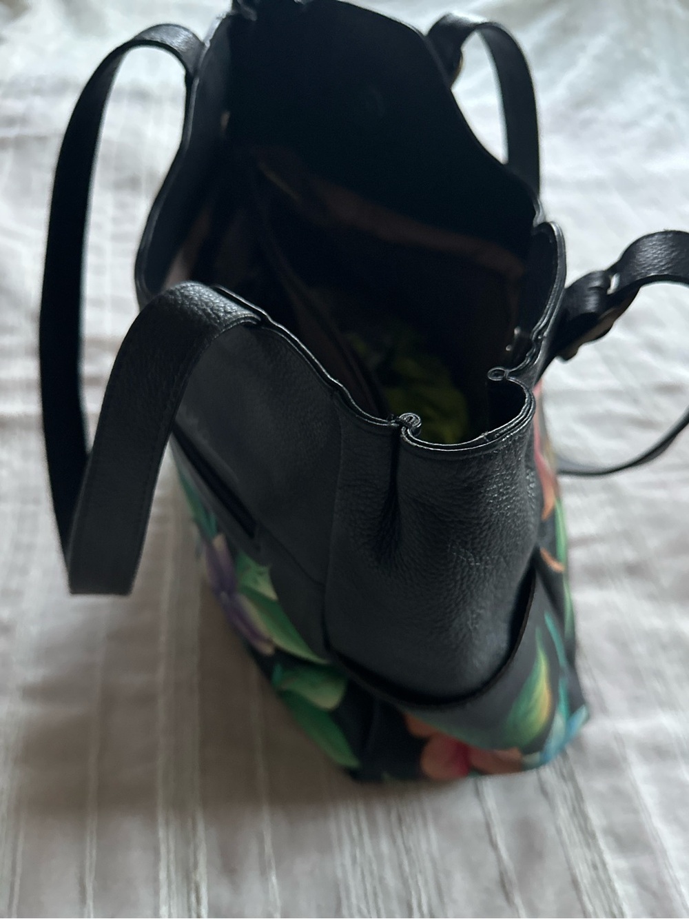 Anna by Anuschka Hand Painted Leather Shoulder Bag | Birds in Paradise Black - Picture 15 of 16